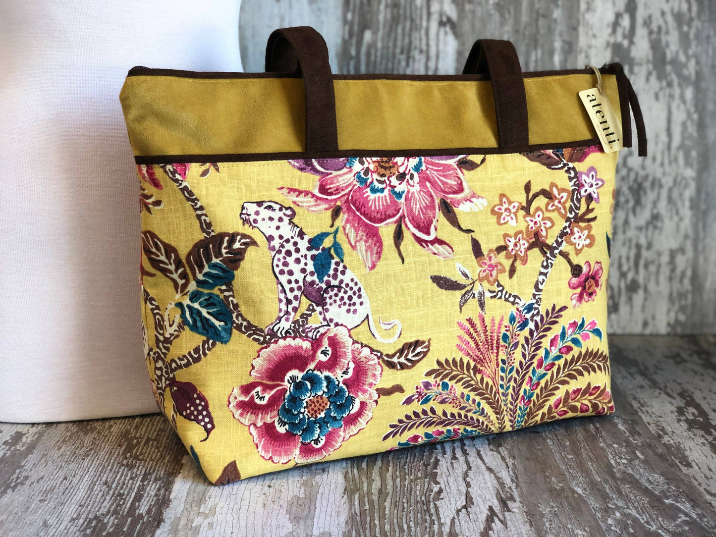 Atenti - Leonessa Satchel